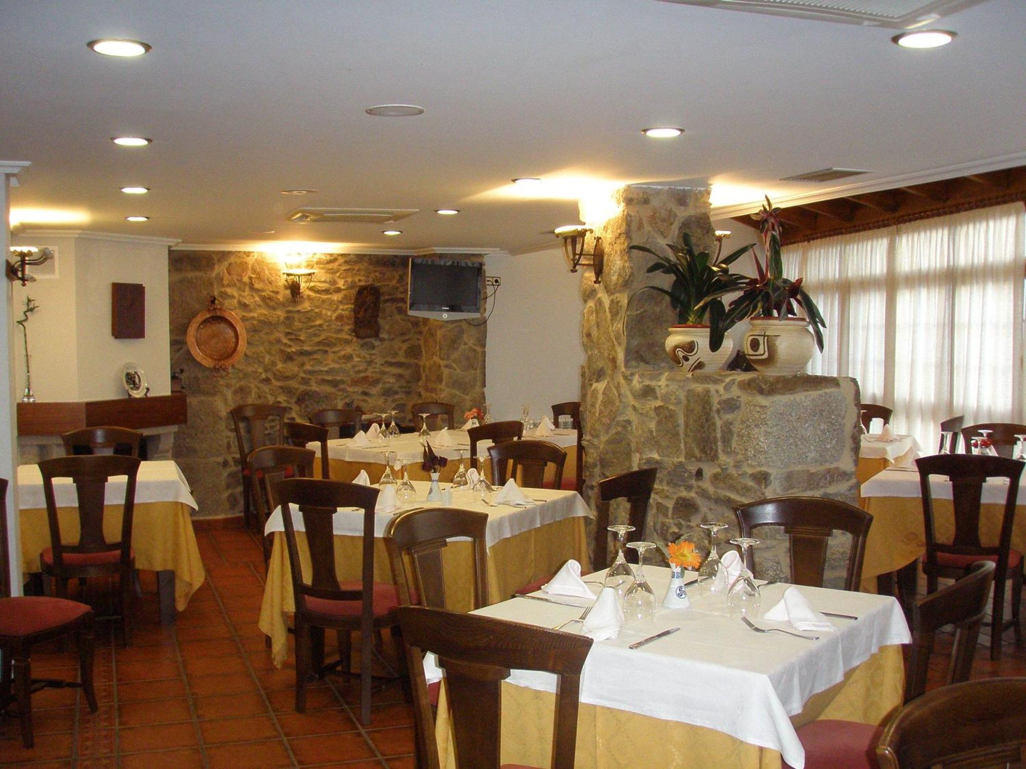 Hotel Caldelas Sacra-Pension Rustica 3 Estrellas Castro Caldelas Extérieur photo