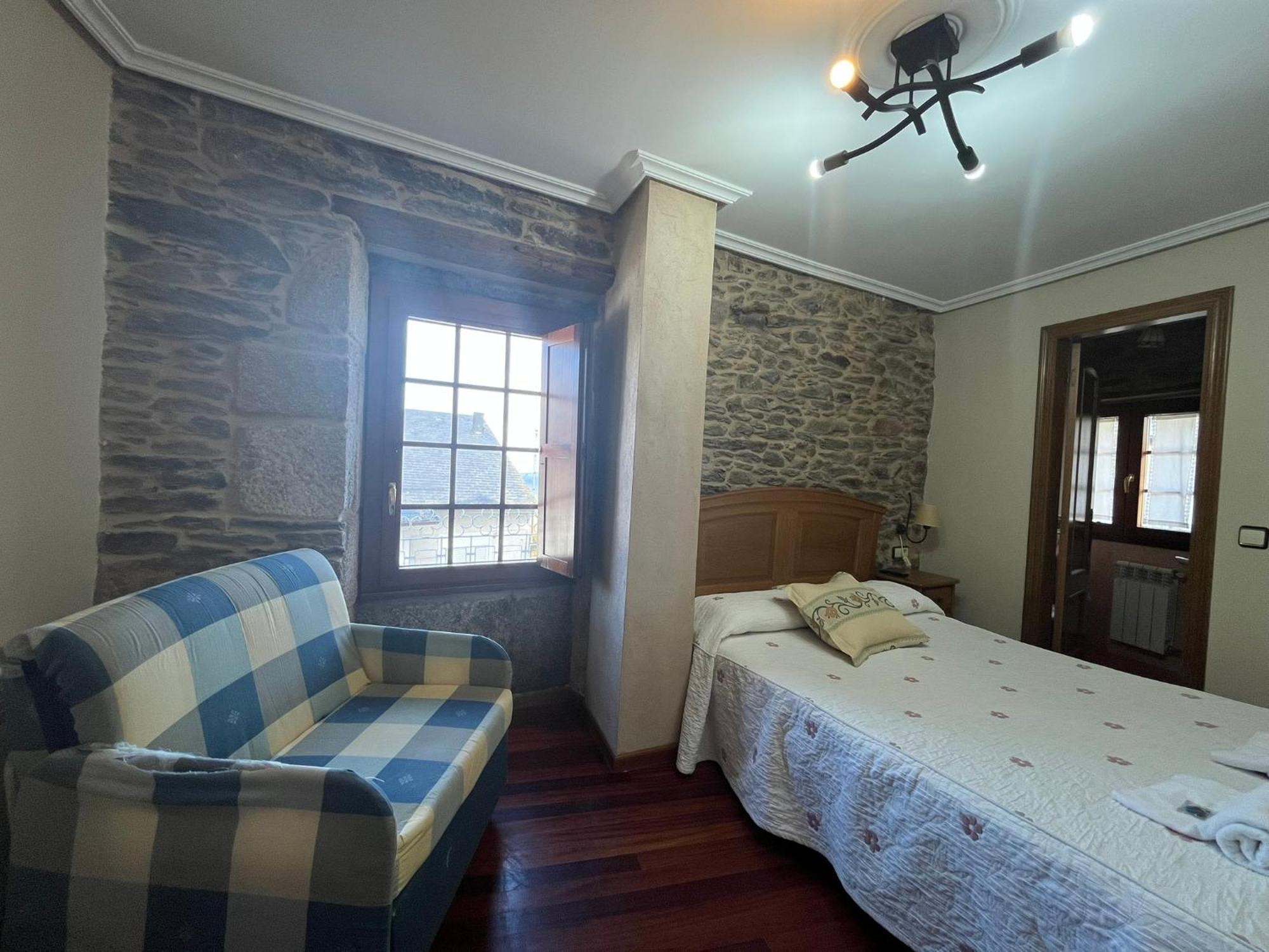 Hotel Caldelas Sacra-Pension Rustica 3 Estrellas Castro Caldelas Extérieur photo
