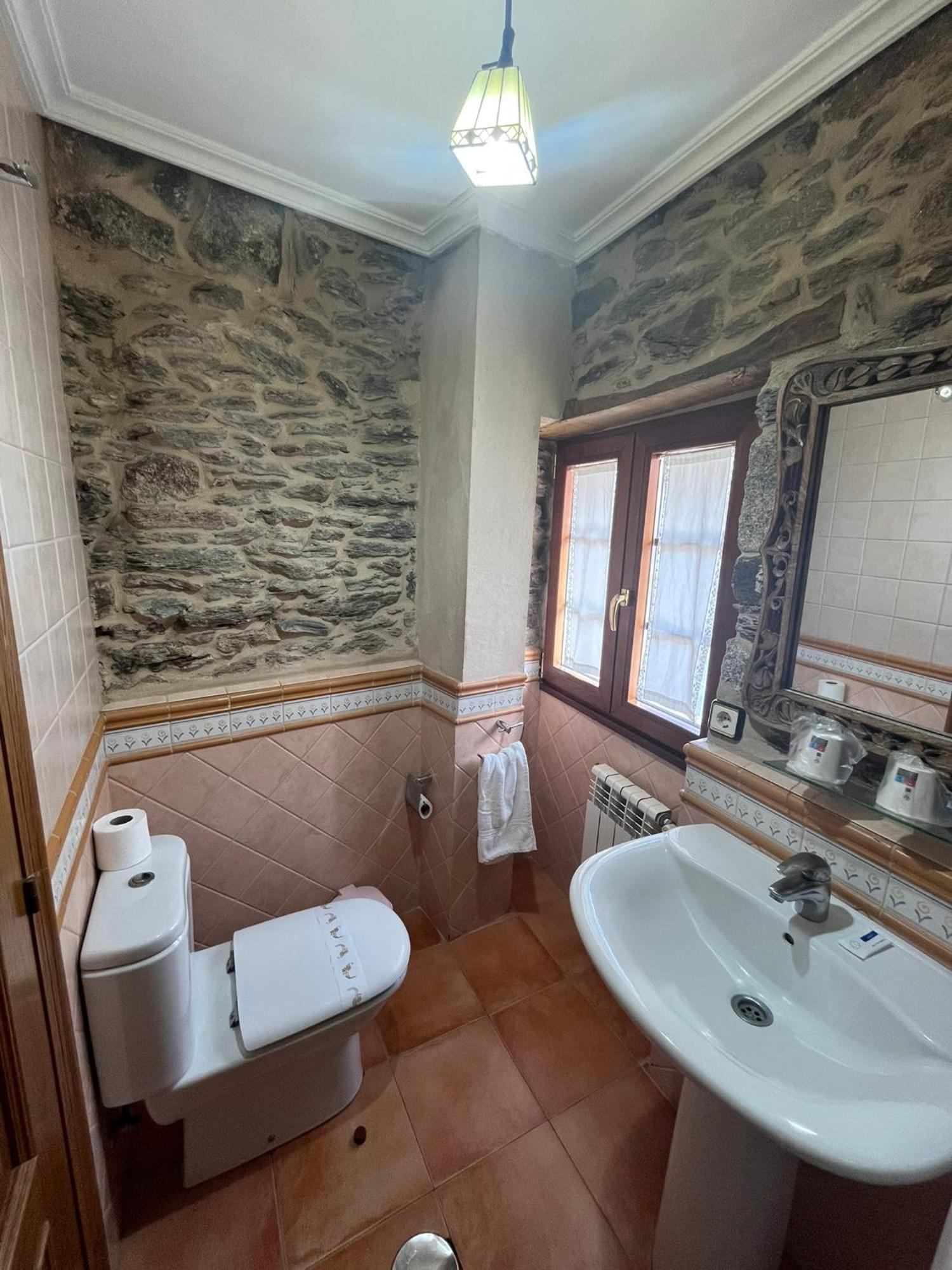 Hotel Caldelas Sacra-Pension Rustica 3 Estrellas Castro Caldelas Extérieur photo