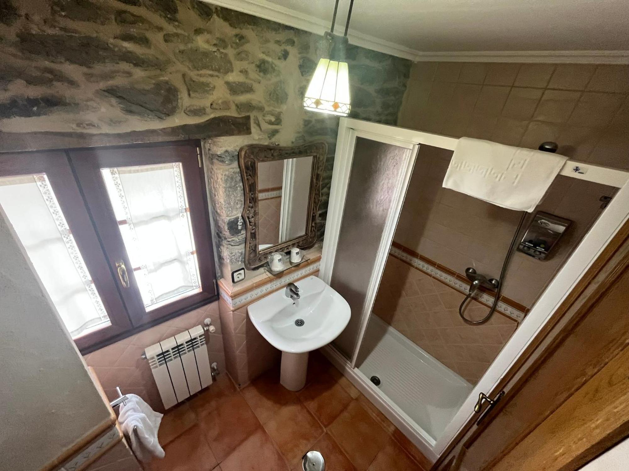 Hotel Caldelas Sacra-Pension Rustica 3 Estrellas Castro Caldelas Extérieur photo