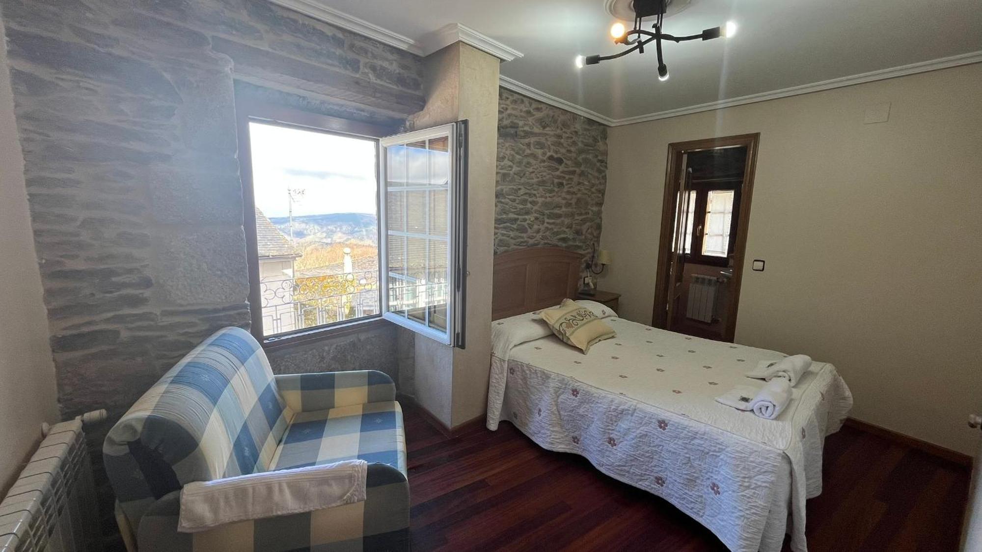 Hotel Caldelas Sacra-Pension Rustica 3 Estrellas Castro Caldelas Extérieur photo