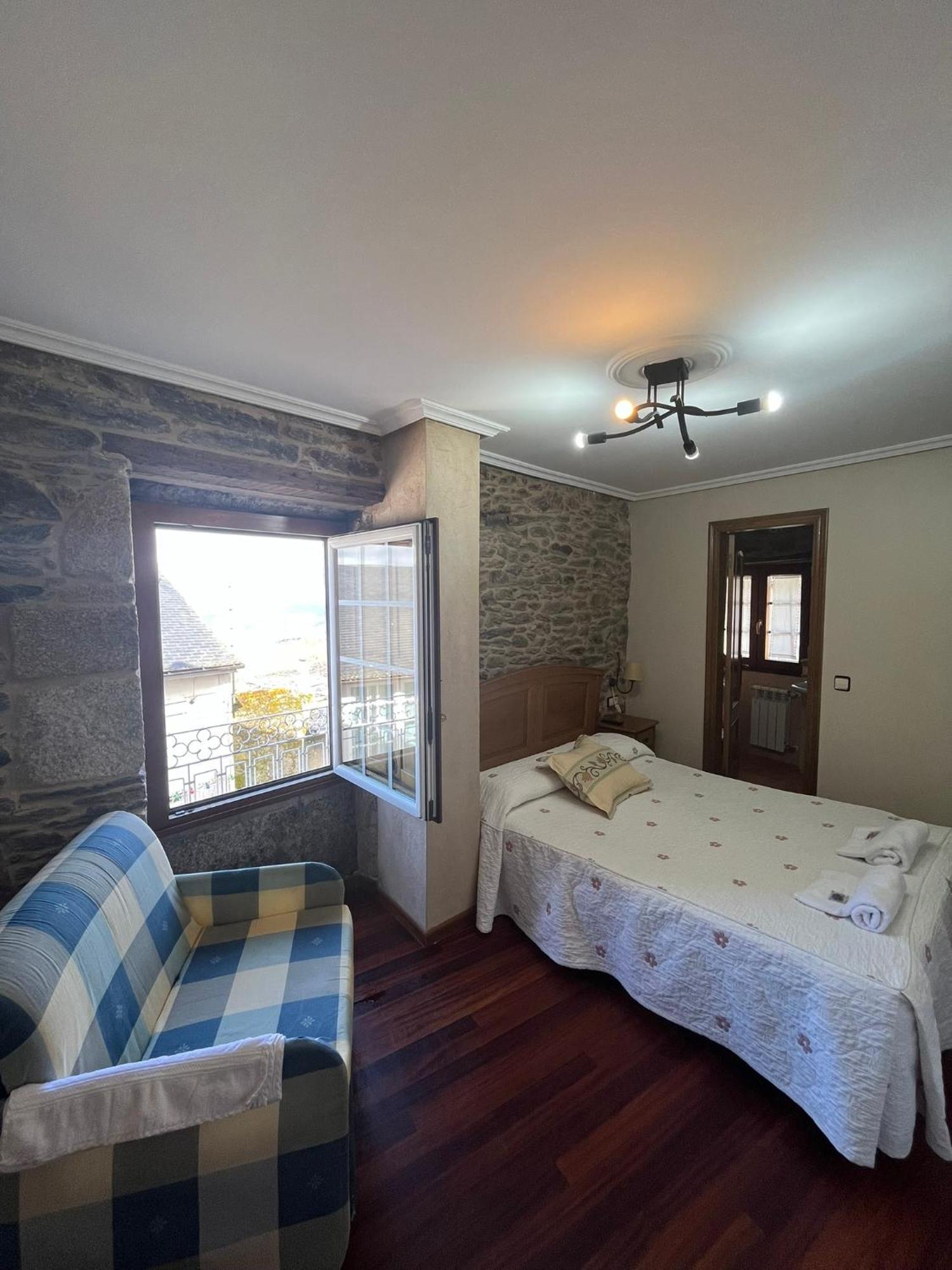 Hotel Caldelas Sacra-Pension Rustica 3 Estrellas Castro Caldelas Extérieur photo