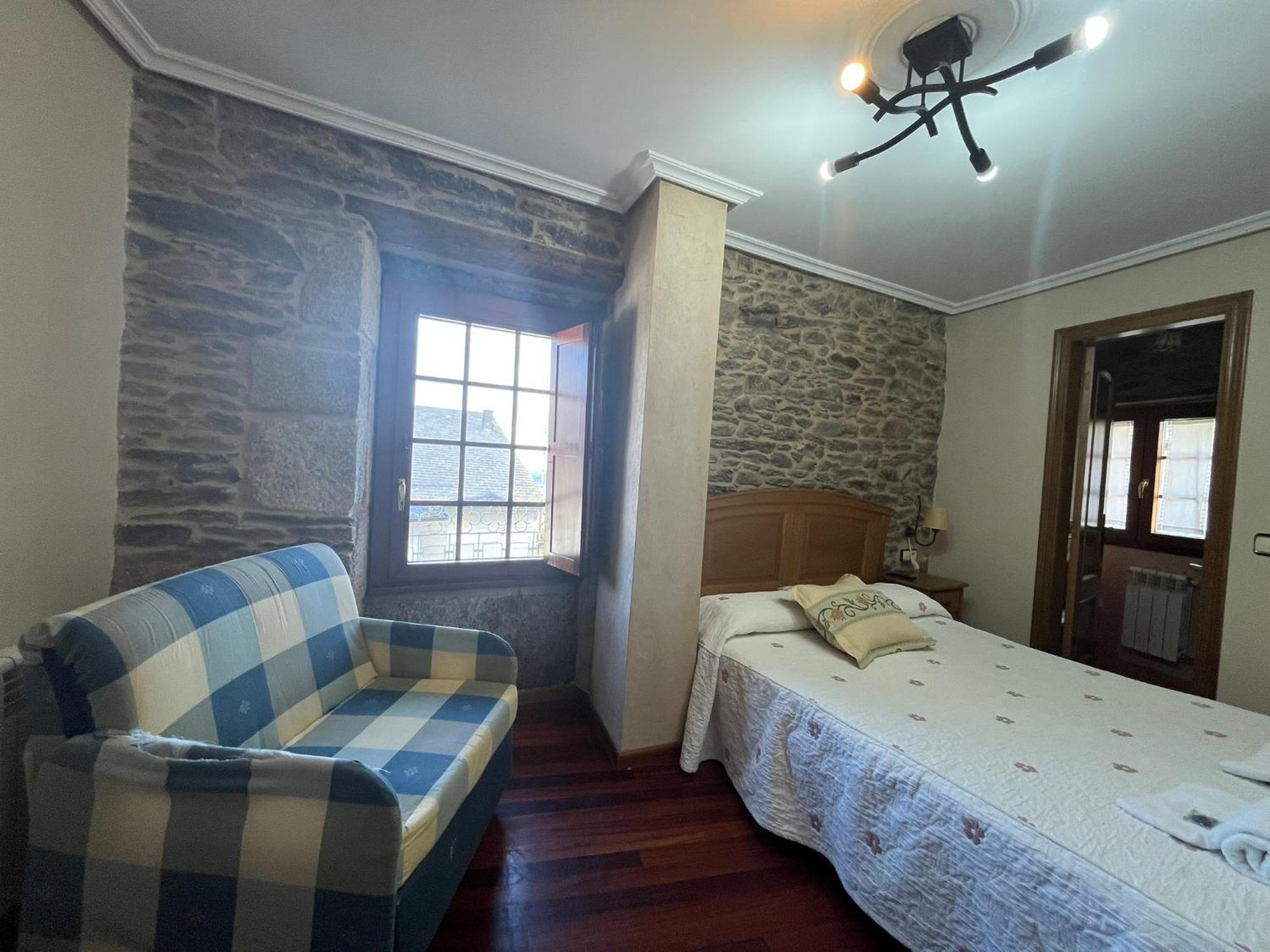 Hotel Caldelas Sacra-Pension Rustica 3 Estrellas Castro Caldelas Extérieur photo
