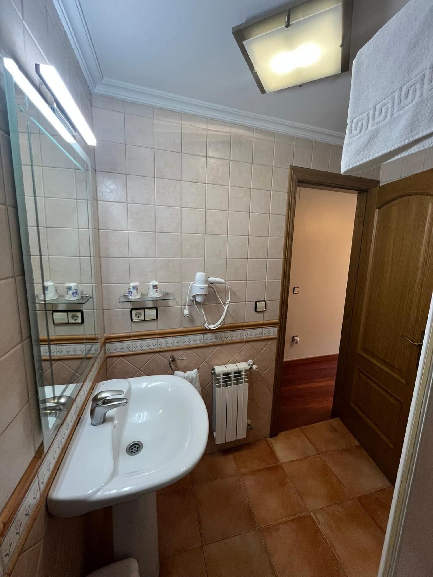 Hotel Caldelas Sacra-Pension Rustica 3 Estrellas Castro Caldelas Extérieur photo